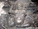Pillar lifting Gandharvas