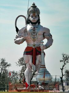 A mighty Hanuman statue on Jammu highway