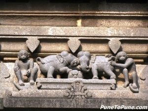 Gaja-Markatas (Elephants & Monkies)