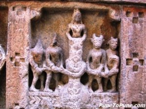 Vishnu-Avatar : Kurma (Samudra manthan by demons on right & gods on left)