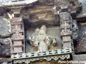 Niche Temples on the side walls