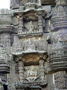 Niche Temples on the side walls